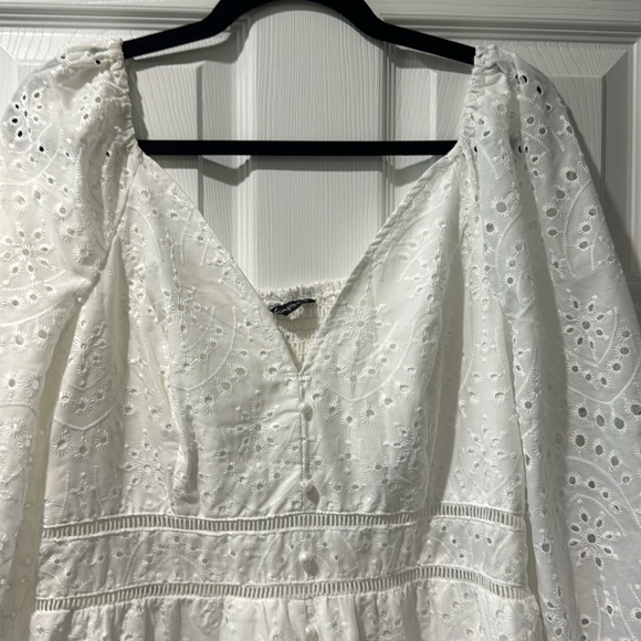 Beautiful Maxi Dress - Picture 5 of 12